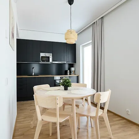 Fresh Two-room Next To Logomo & Train Station アパート *